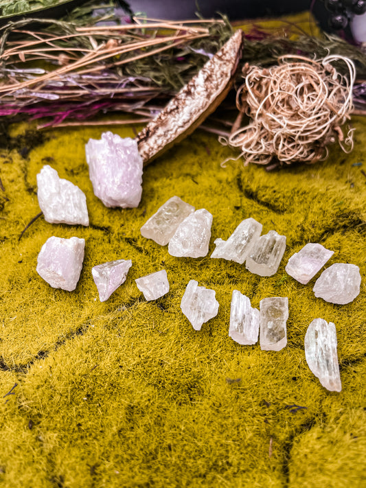 Natural Kunzite for heart healing - Moth to Flame Candles